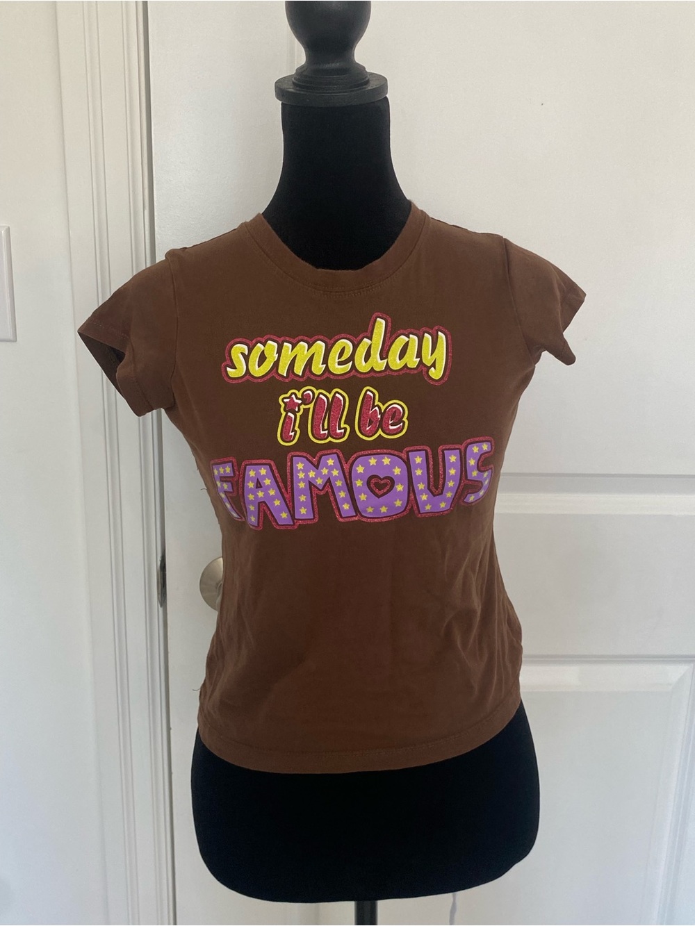 Y2K Brown 'Someday I'll Be Famous' Graphic Baby Tee - Women XS/S